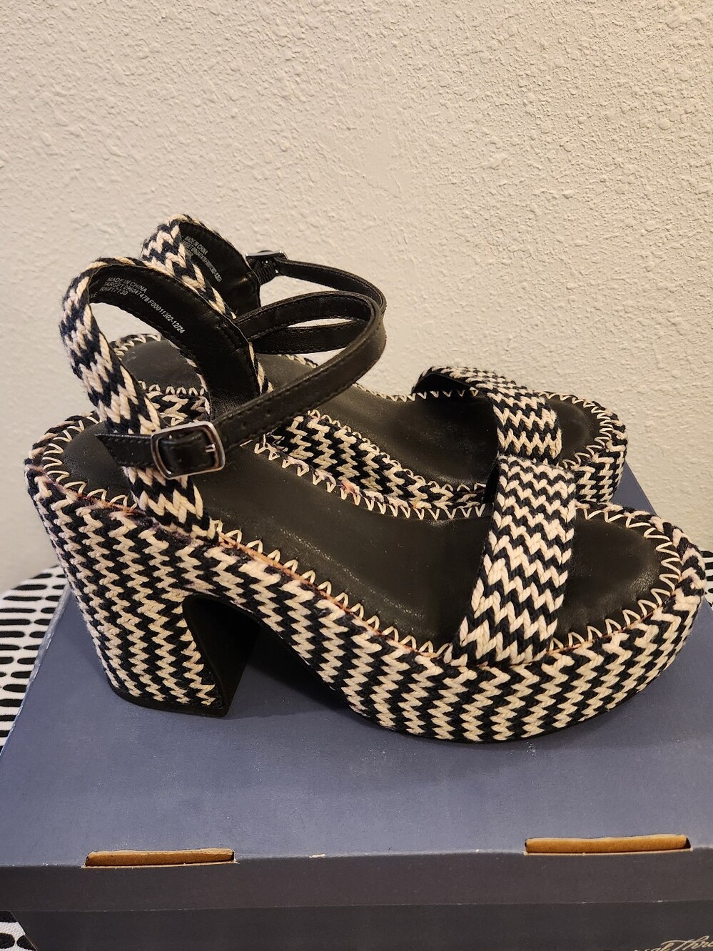 Universal Thread Madeline Woven Platform Wedges - Picture 4 of 6
